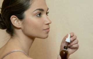 A woman in Charleston, SC using bach flower remedies for well being